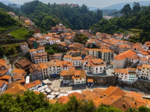 Explore Cudillero in the Spanish region Asturias