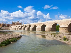 Discover the Roman Bridge of Córdoba in Andalusia